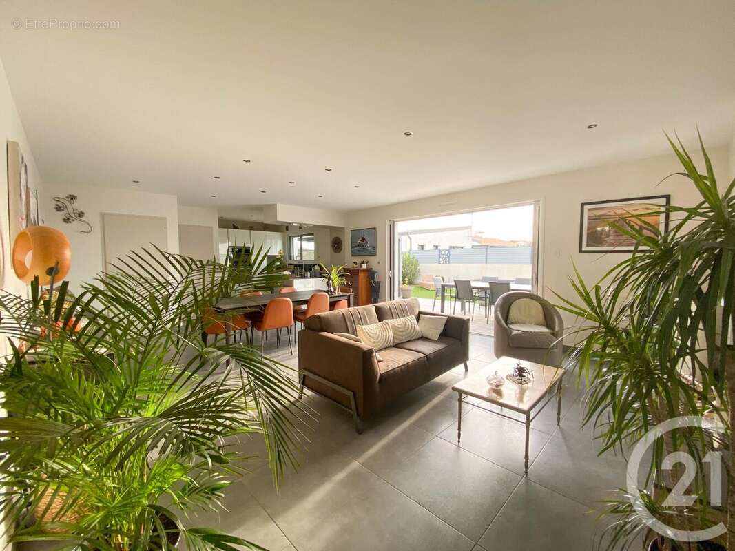 Maison à TALMONT-SAINT-HILAIRE