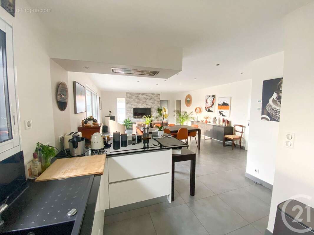 Maison à TALMONT-SAINT-HILAIRE