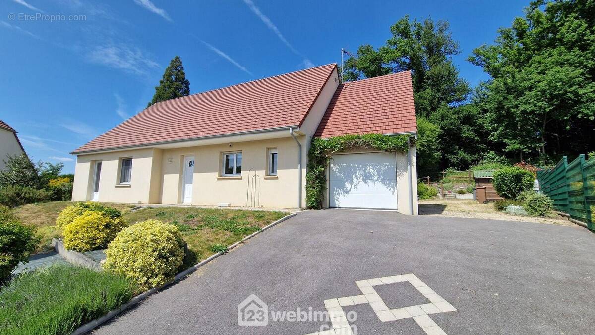 A l&#039;extérieur, un parking pour 2 véhicules - Maison à MONS-EN-LAONNOIS