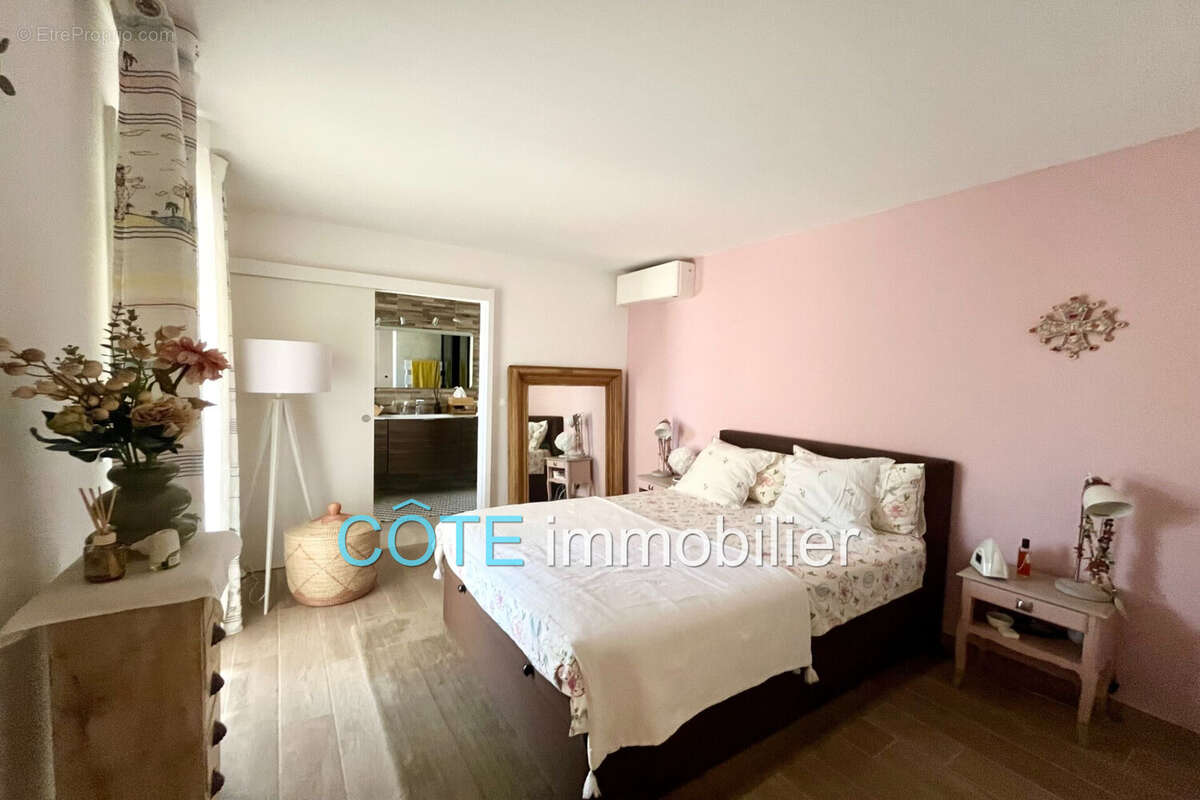 Maison à VILLENEUVE-LOUBET