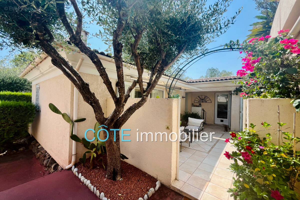 Maison à VILLENEUVE-LOUBET