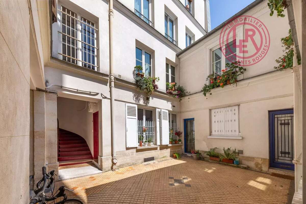 Appartement à PARIS-10E