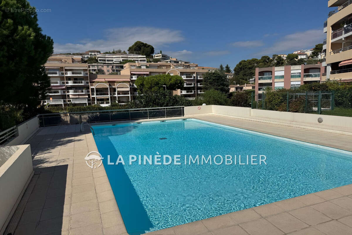 Appartement à SAINT-LAURENT-DU-VAR