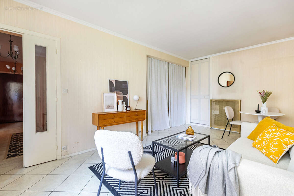 Appartement à PARIS-18E