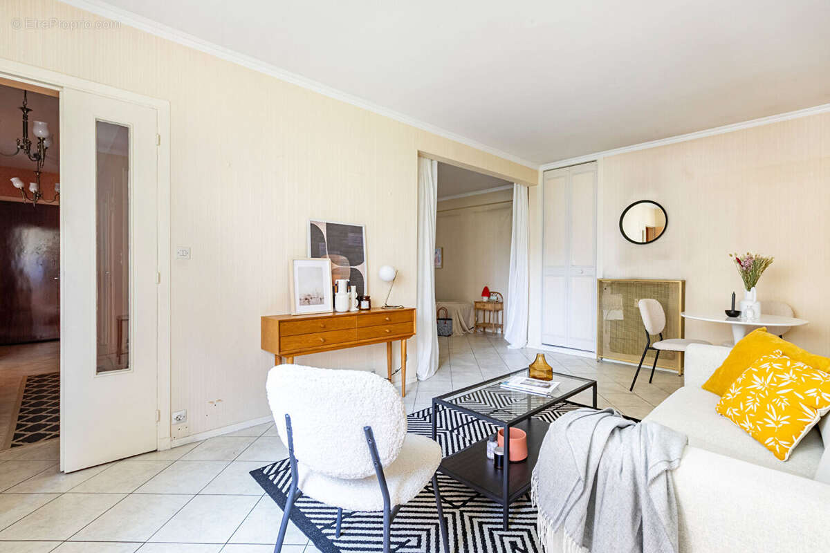 Appartement à PARIS-18E