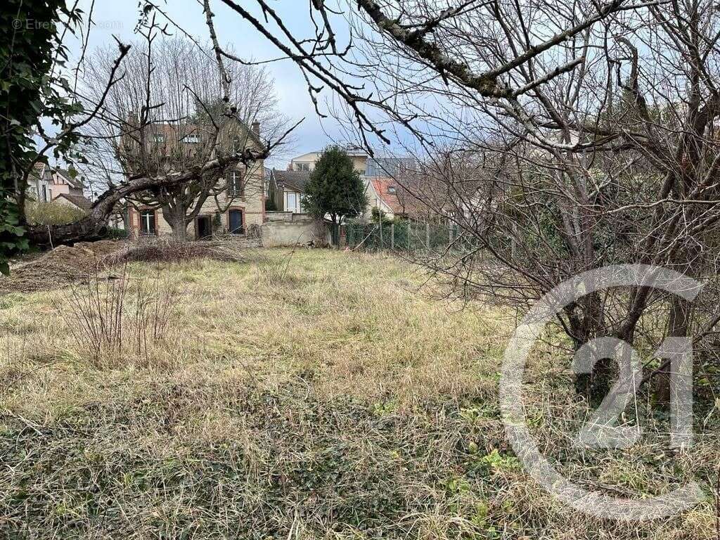 Terrain à TROYES