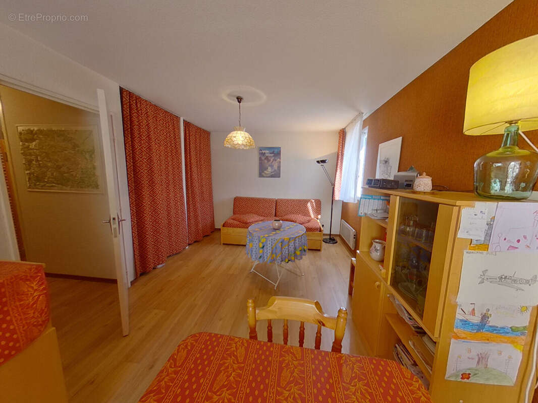 Appartement à ENCHASTRAYES