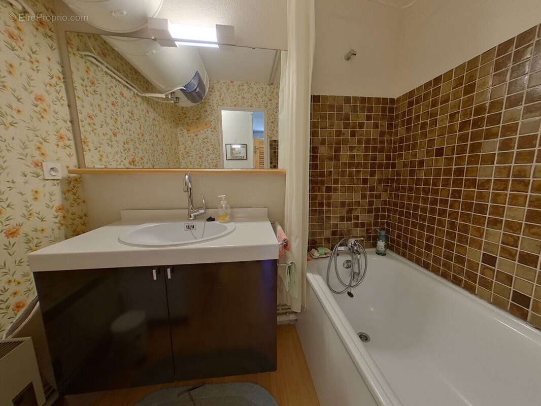 Appartement à ENCHASTRAYES