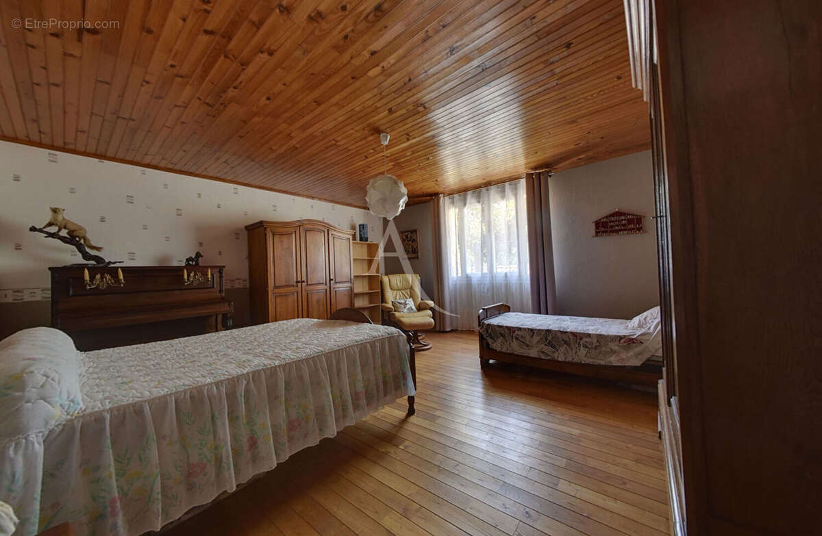 Maison à LAMOTHE-CAPDEVILLE