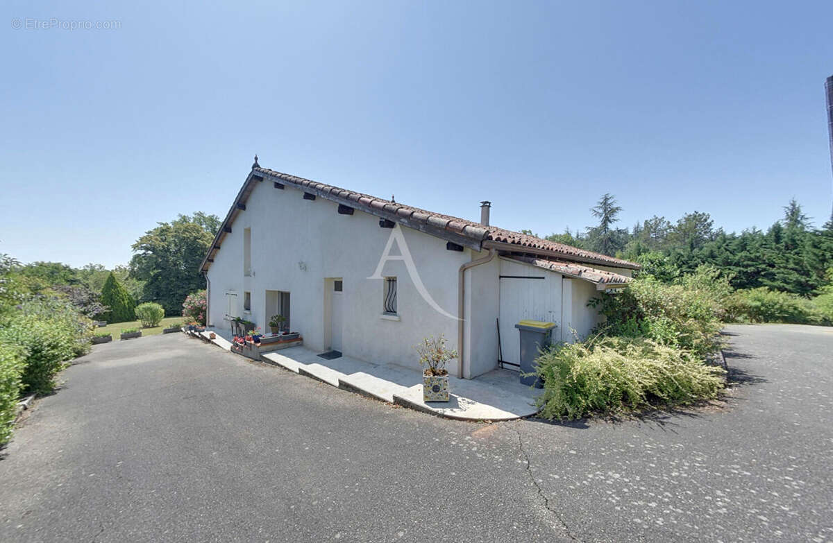 Maison à LAMOTHE-CAPDEVILLE