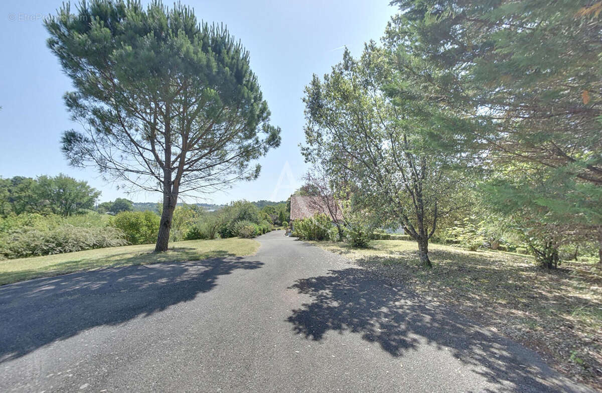 Maison à LAMOTHE-CAPDEVILLE