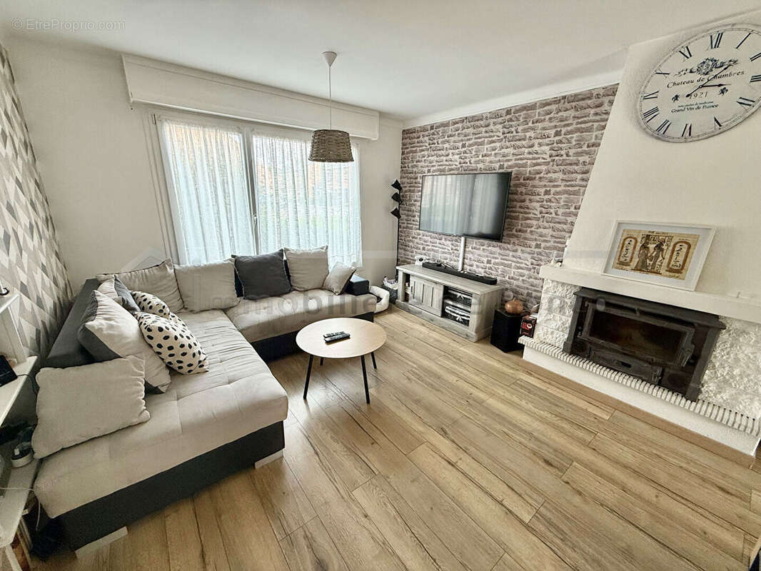 Maison à NEUVILLE-EN-FERRAIN