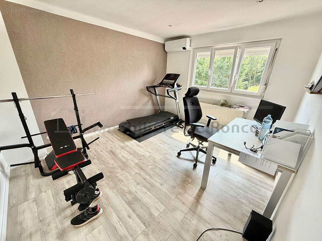 Maison à NEUVILLE-EN-FERRAIN