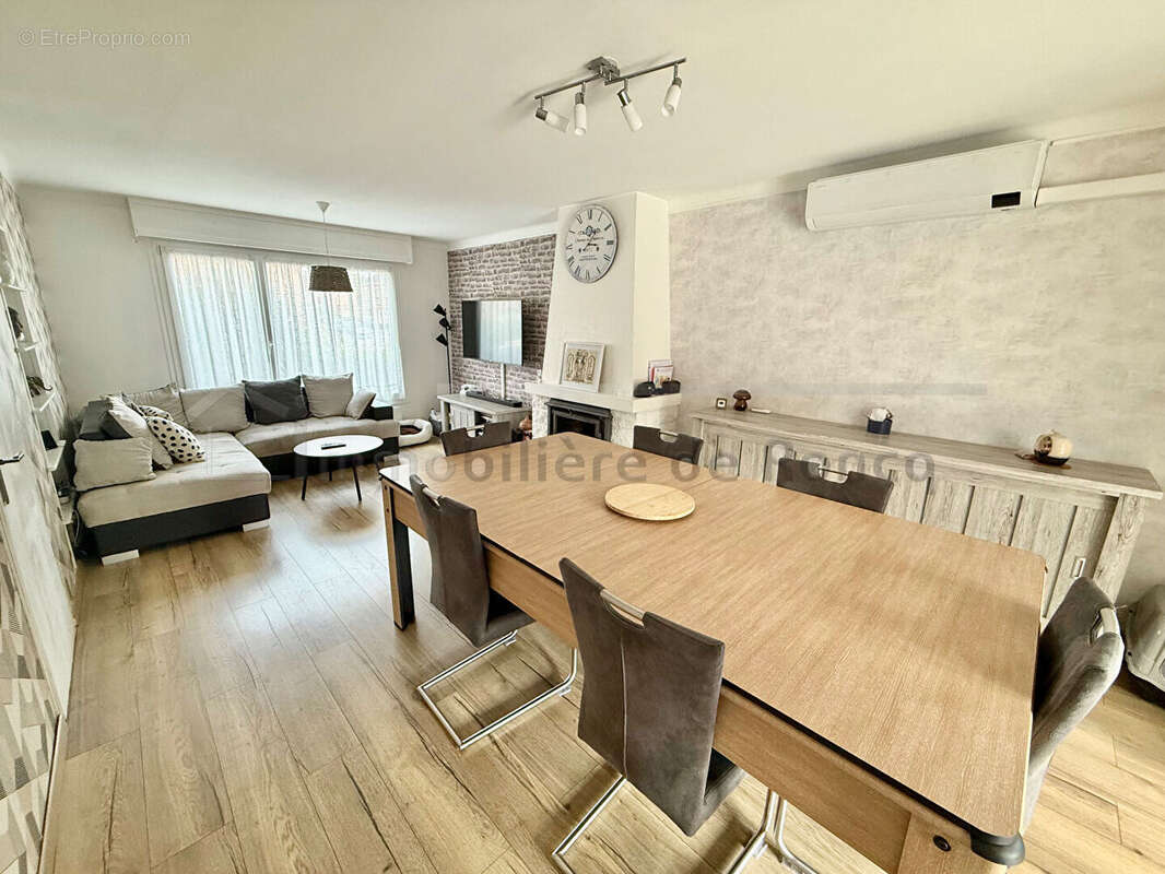 Maison à NEUVILLE-EN-FERRAIN