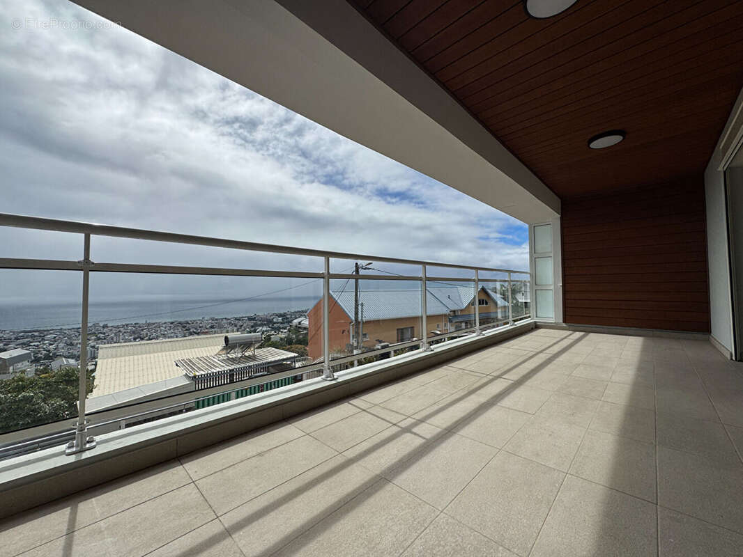 Appartement à SAINT-DENIS