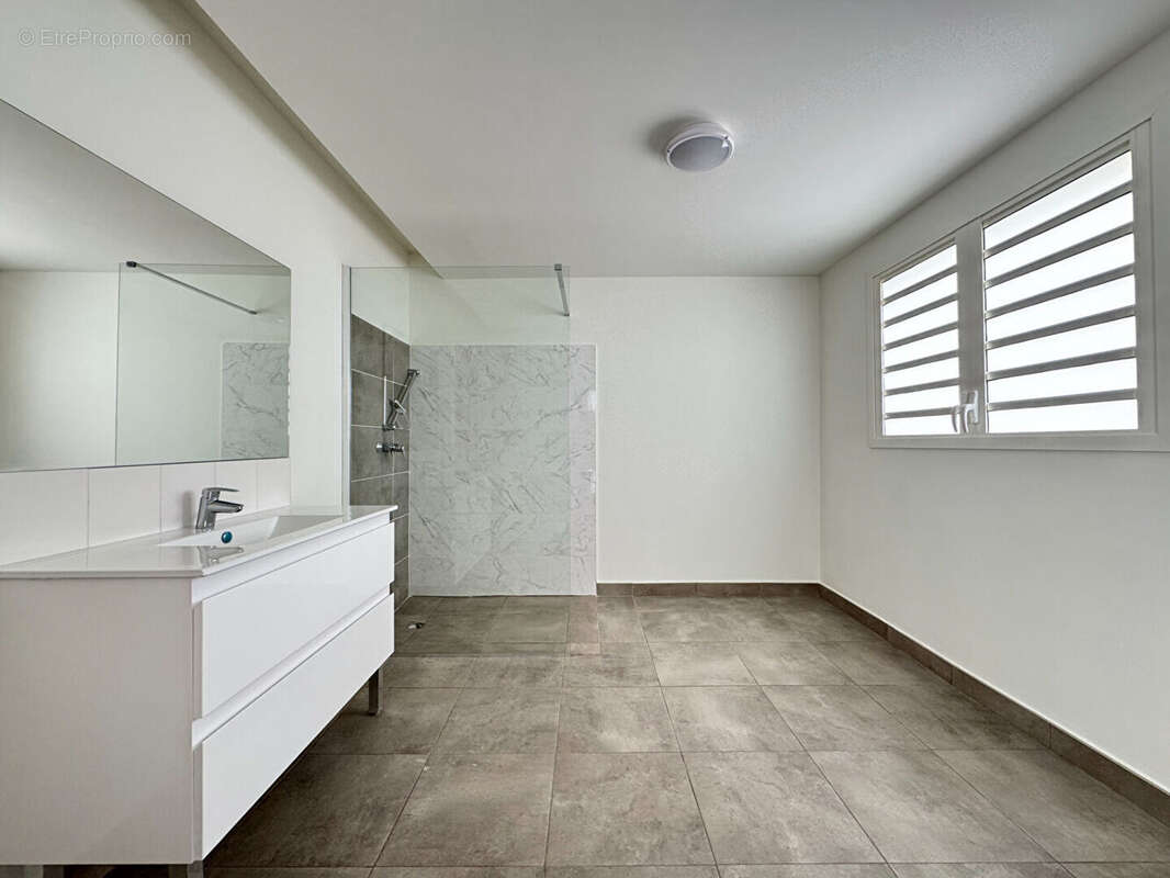 Appartement à SAINT-DENIS