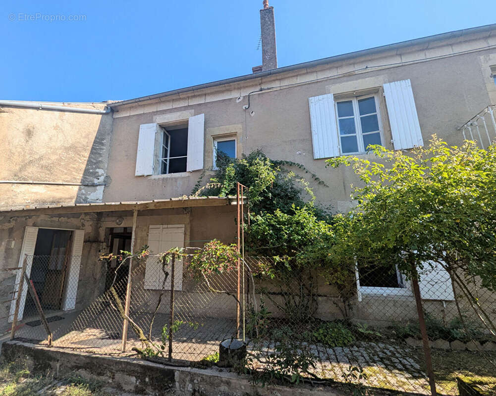 Maison à BRINON-SUR-BEUVRON