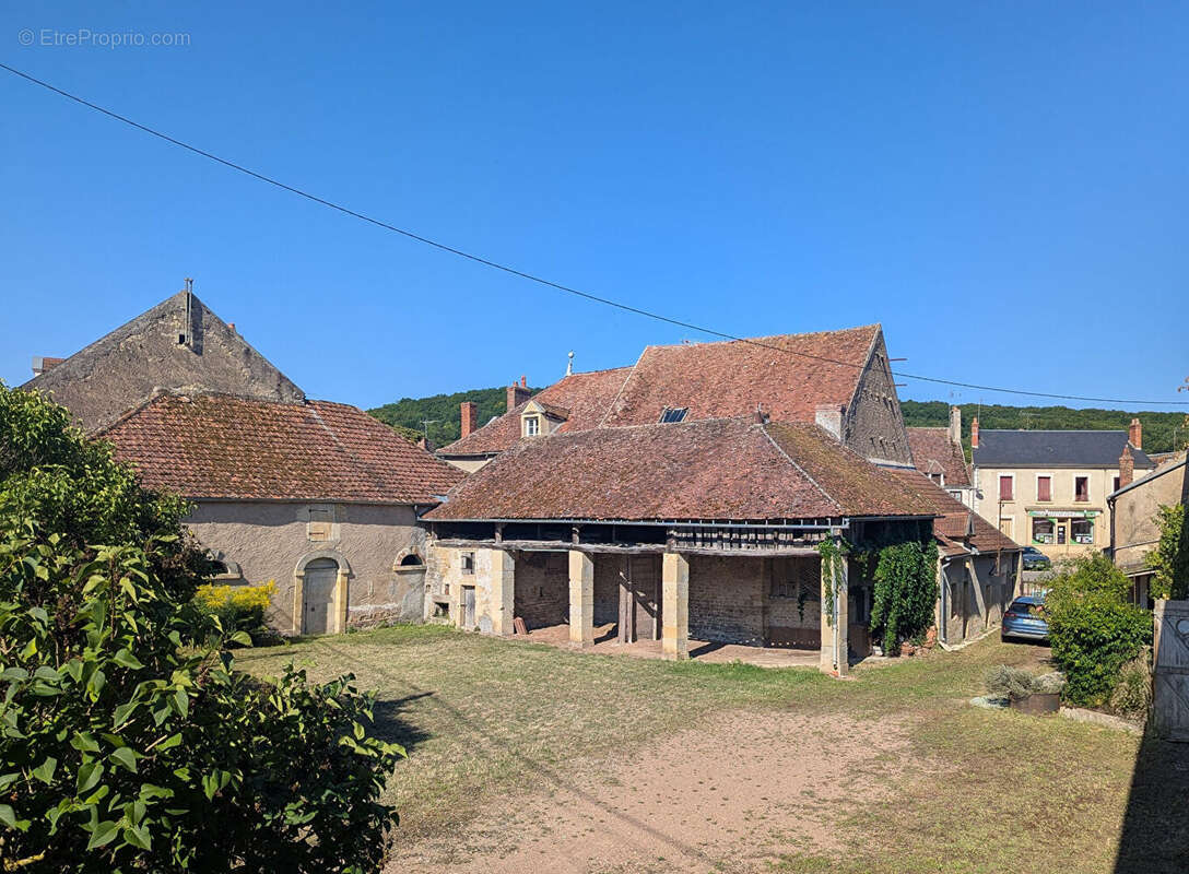 Maison à BRINON-SUR-BEUVRON