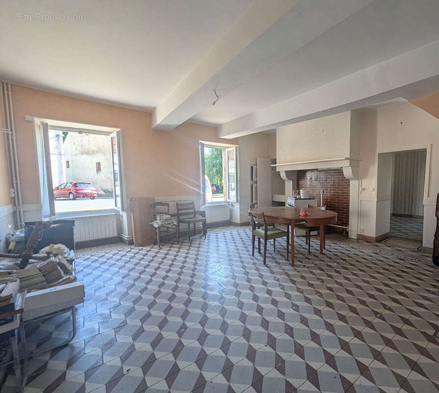 Maison à BRINON-SUR-BEUVRON