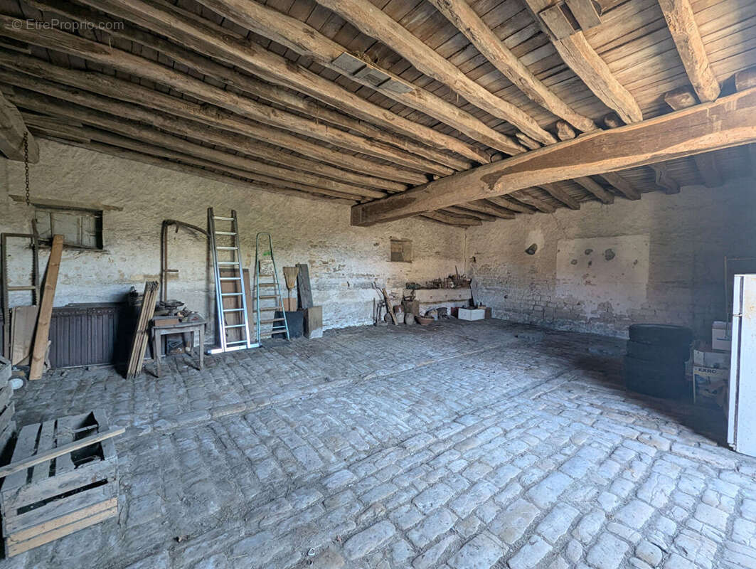 Maison à BRINON-SUR-BEUVRON