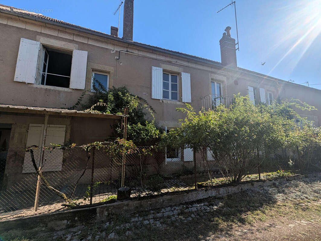 Maison à BRINON-SUR-BEUVRON