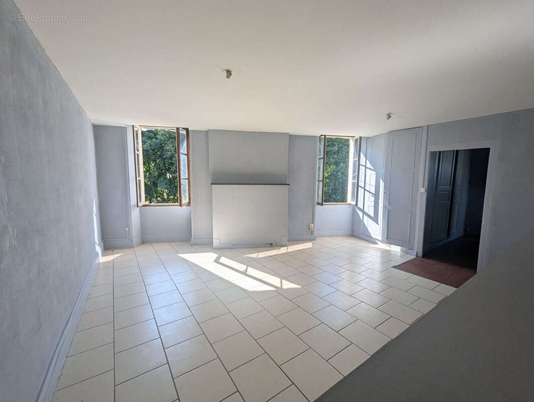 Maison à BRINON-SUR-BEUVRON