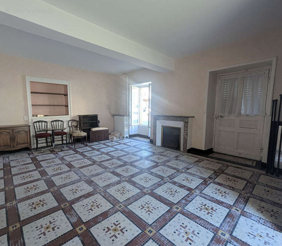 Maison à BRINON-SUR-BEUVRON