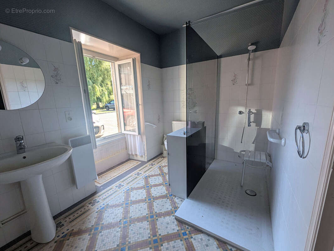 Maison à BRINON-SUR-BEUVRON