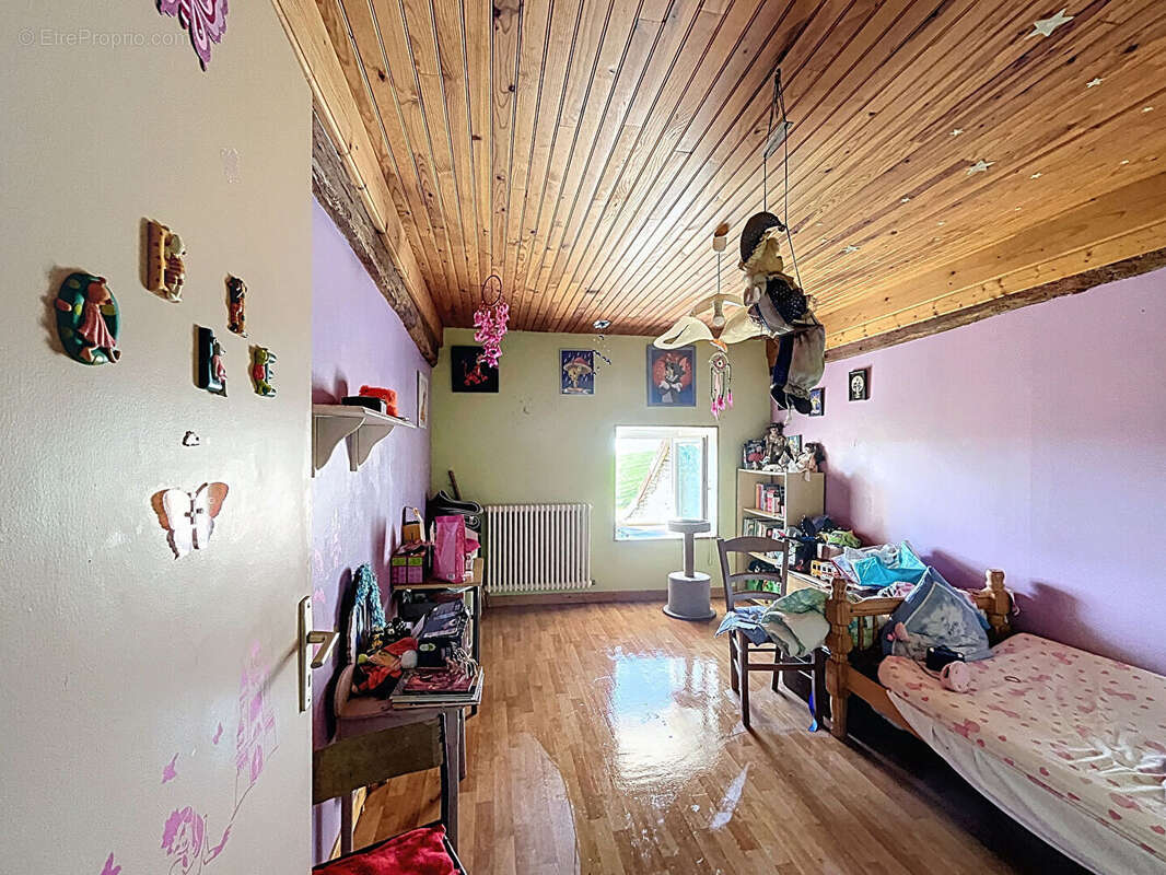 Maison à FRAIGNOT-ET-VESVROTTE