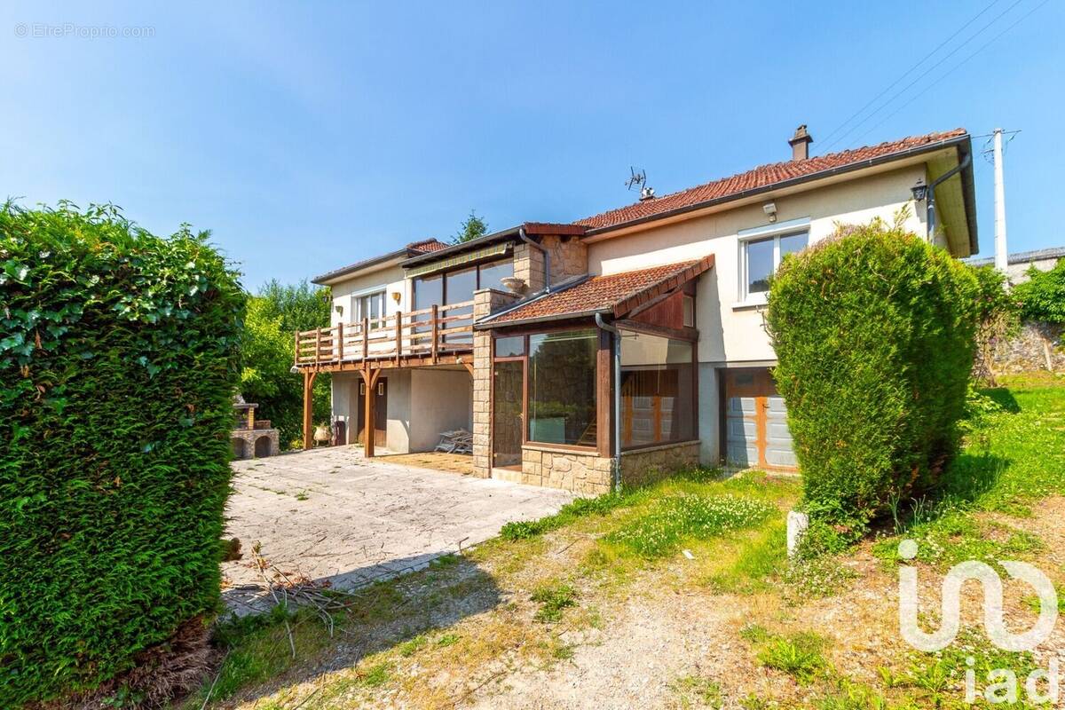 Photo 1 - Maison à SAINT-LEONARD-DE-NOBLAT