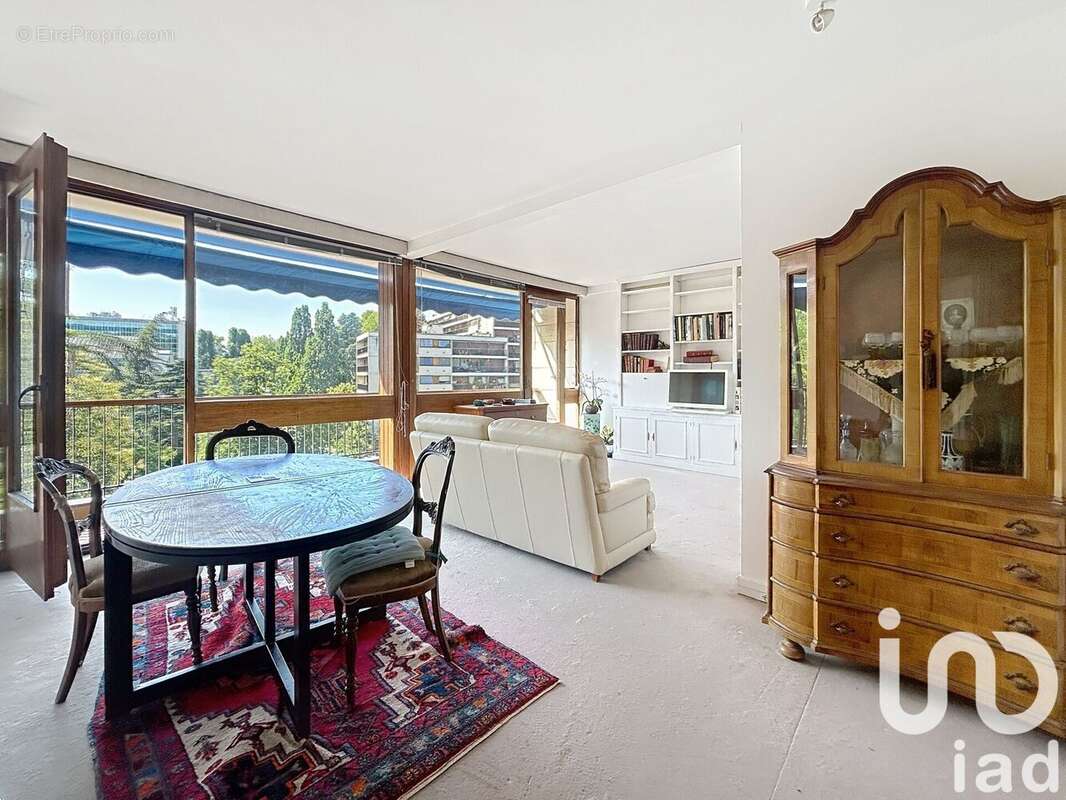 Photo 2 - Appartement à LA CELLE-SAINT-CLOUD