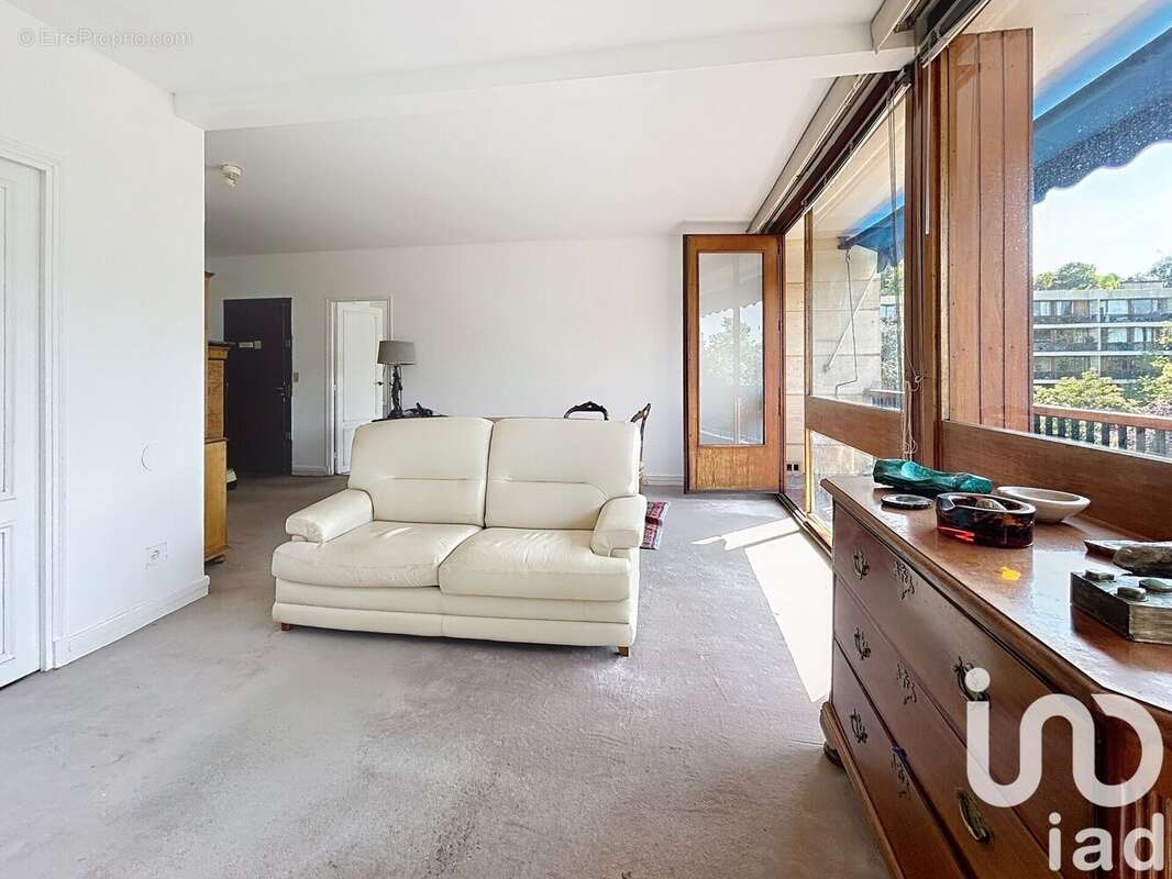 Photo 5 - Appartement à LA CELLE-SAINT-CLOUD