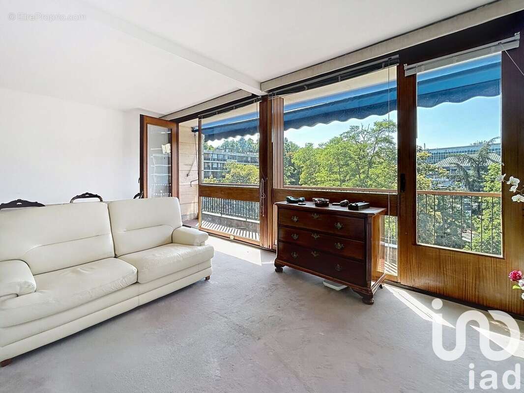 Photo 6 - Appartement à LA CELLE-SAINT-CLOUD