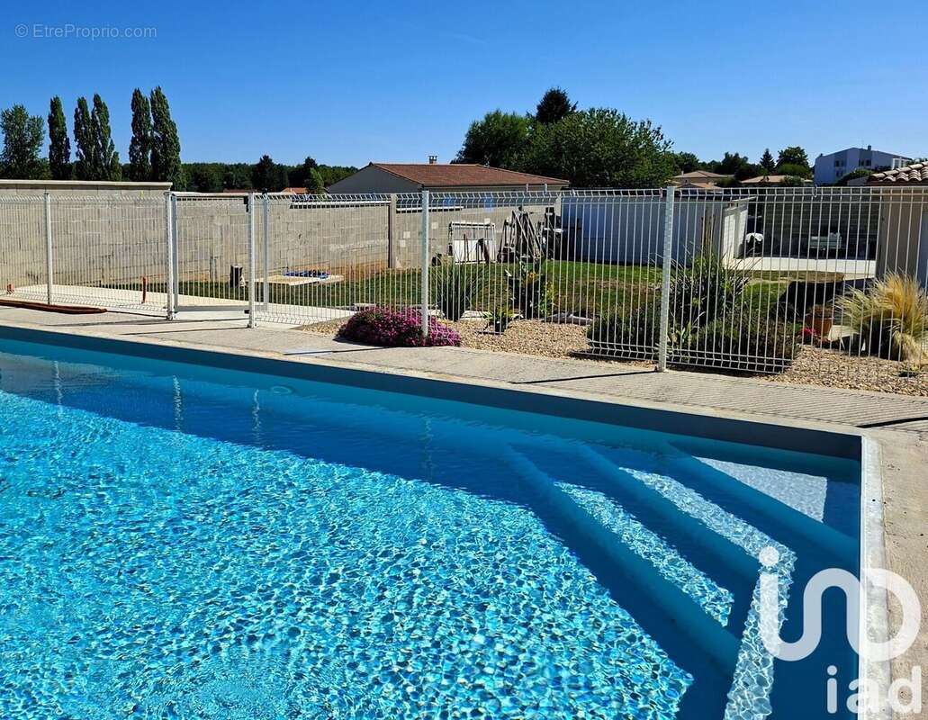 Photo 2 - Maison à CHASSENEUIL-SUR-BONNIEURE