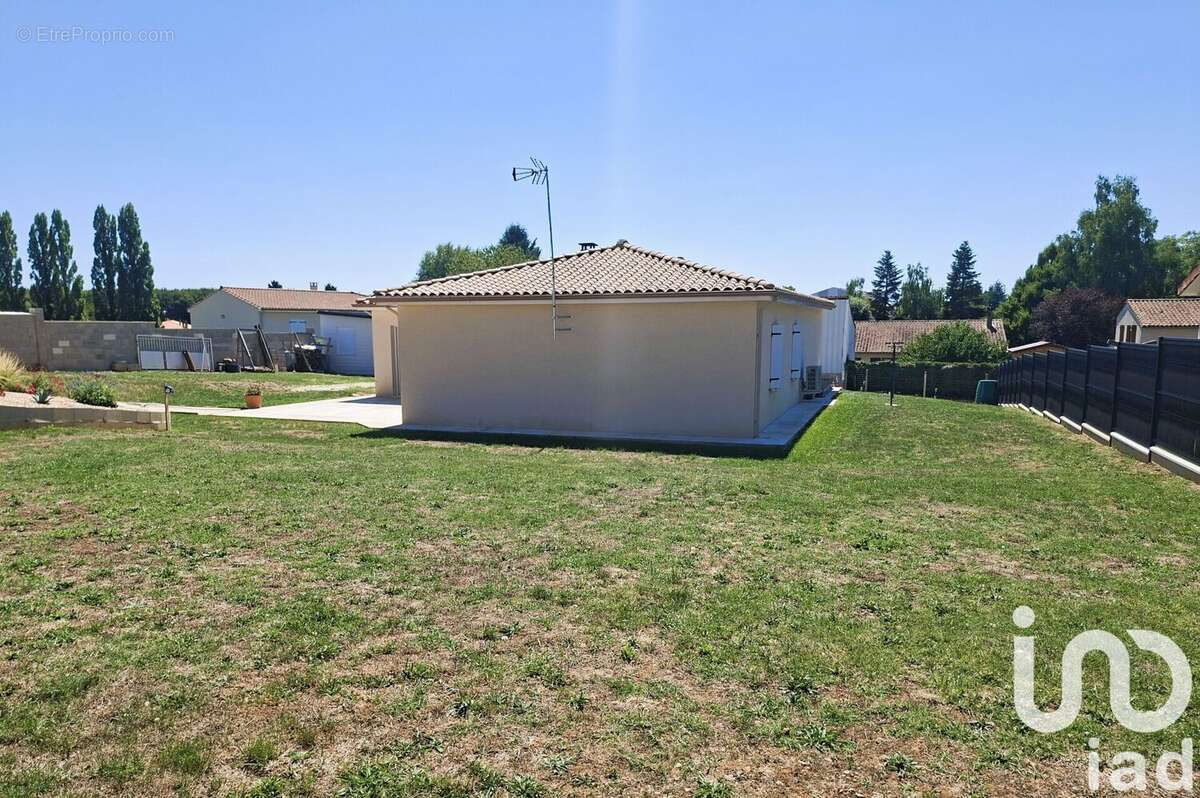 Photo 8 - Maison à CHASSENEUIL-SUR-BONNIEURE