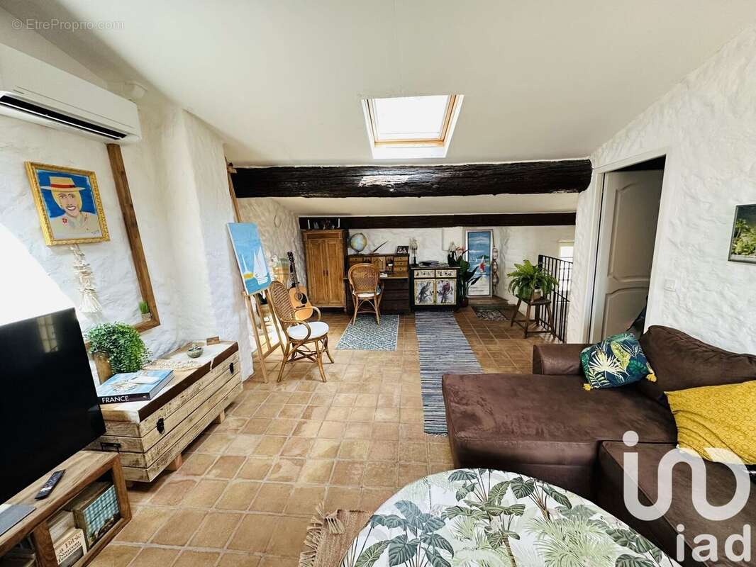 Photo 2 - Maison à ROQUEFORT-DES-CORBIERES