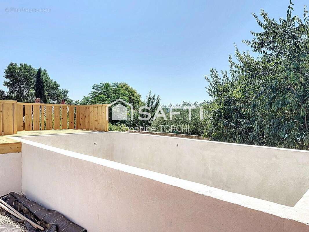 Photo 2 - Maison à SAINT-ANTONIN-DU-VAR