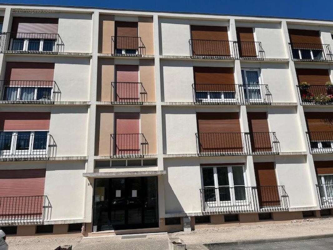 Photo 6 - Appartement à LA CHAPELLE-SAINT-MESMIN