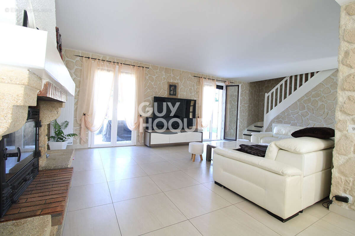 Maison à EVRY-GREGY-SUR-YERRE