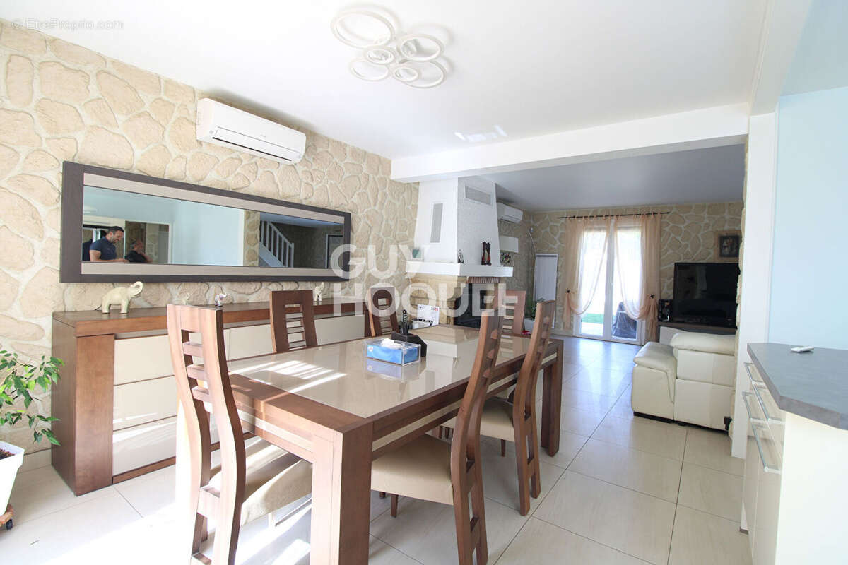 Maison à EVRY-GREGY-SUR-YERRE