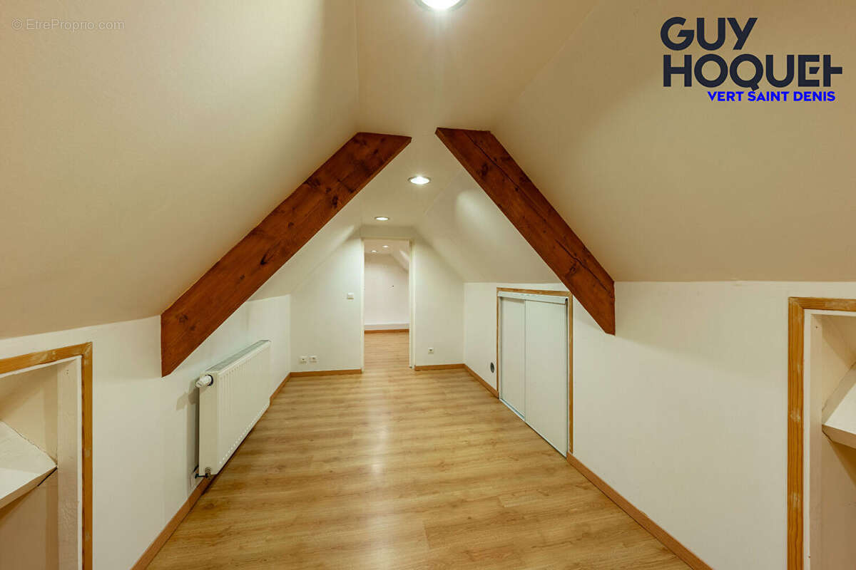 Maison à VERT-SAINT-DENIS