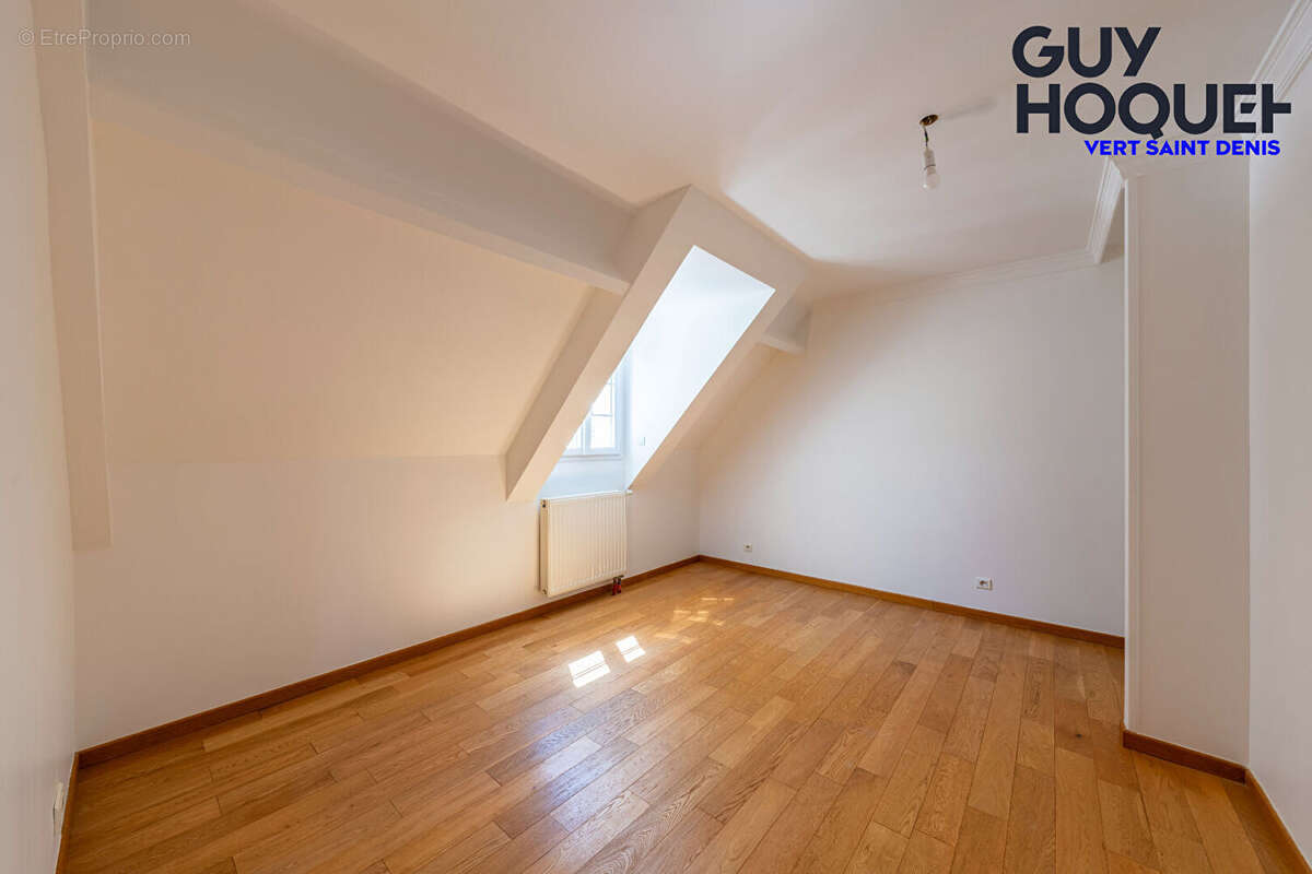 Maison à VERT-SAINT-DENIS