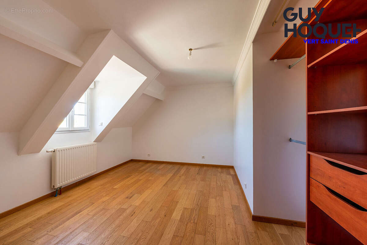 Maison à VERT-SAINT-DENIS