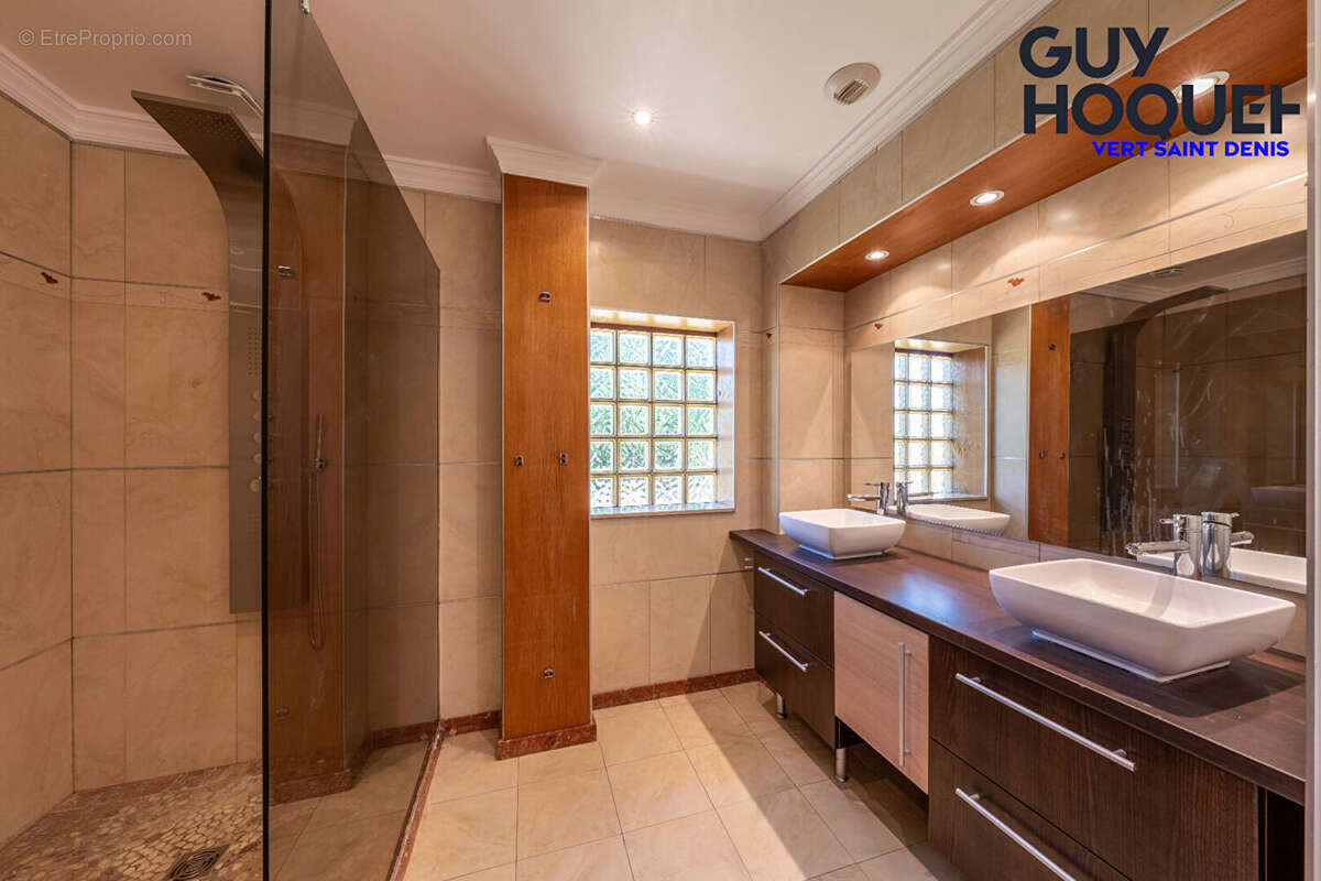 Maison à VERT-SAINT-DENIS