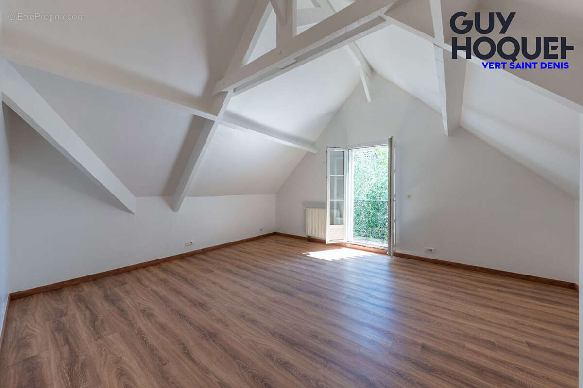 Maison à VERT-SAINT-DENIS