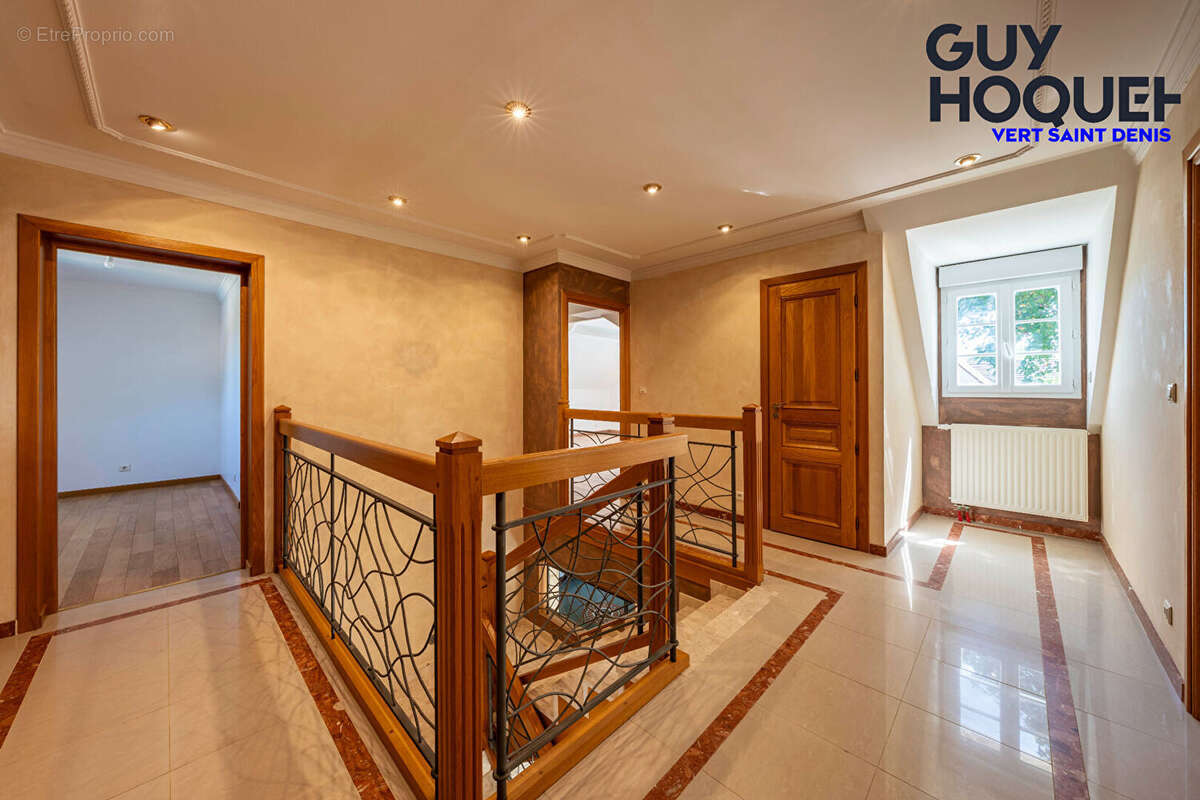 Maison à VERT-SAINT-DENIS