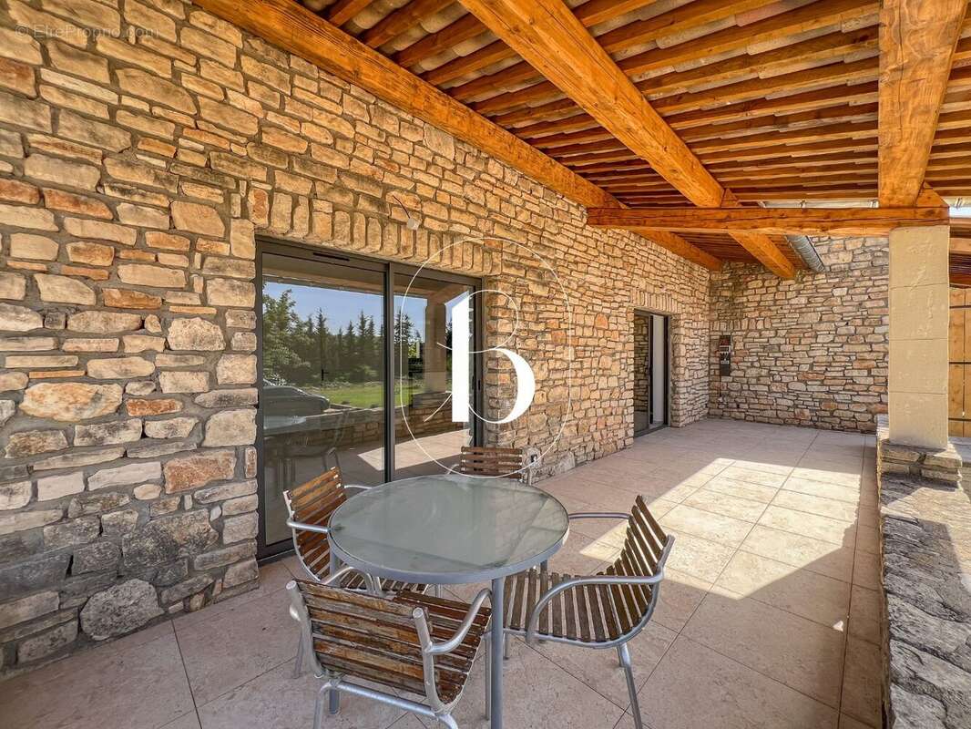 Maison à GOUDARGUES