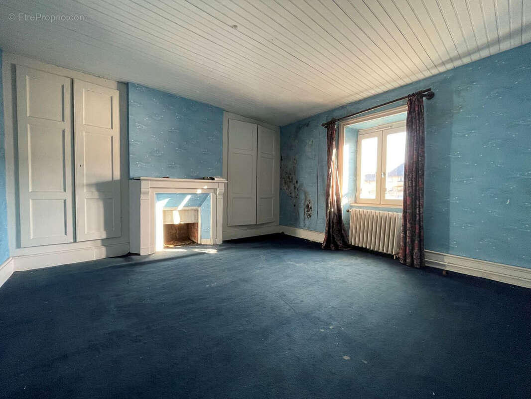 Maison à RIOM-ES-MONTAGNES