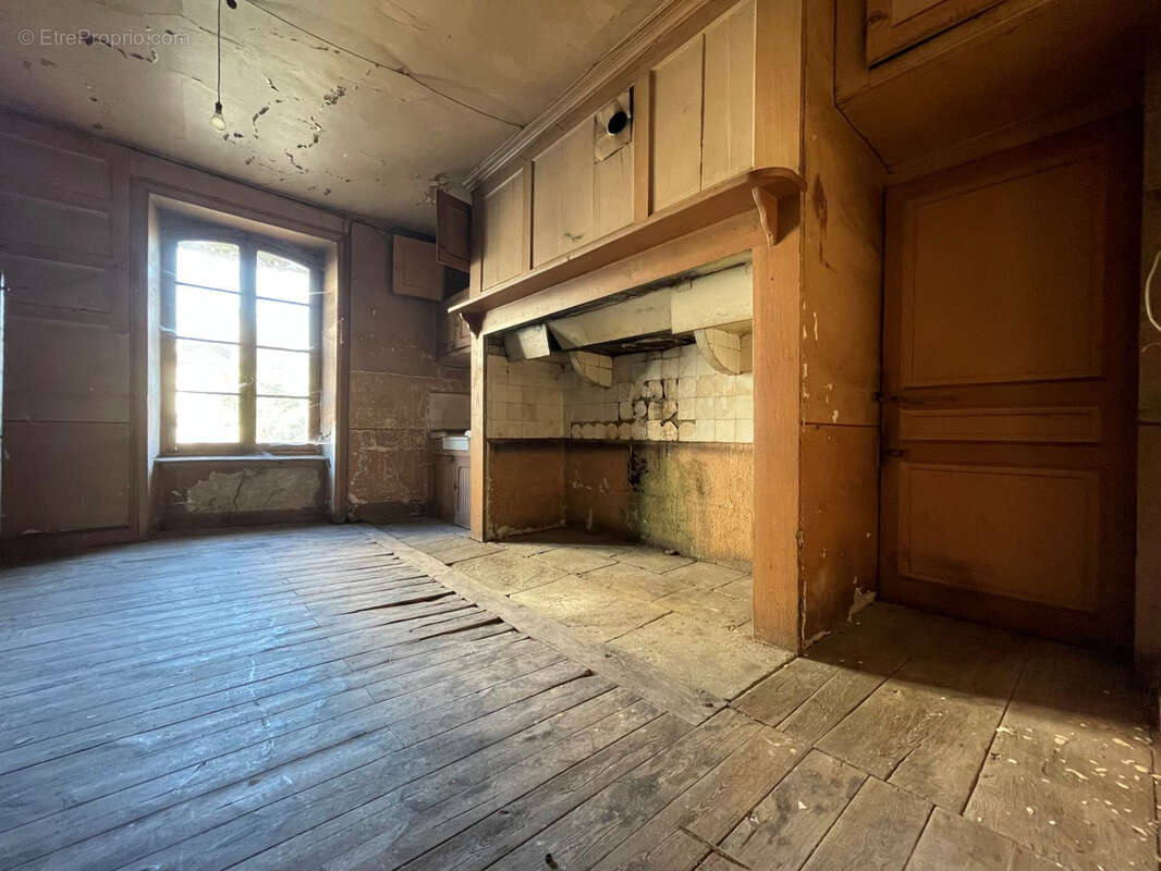 Maison à RIOM-ES-MONTAGNES