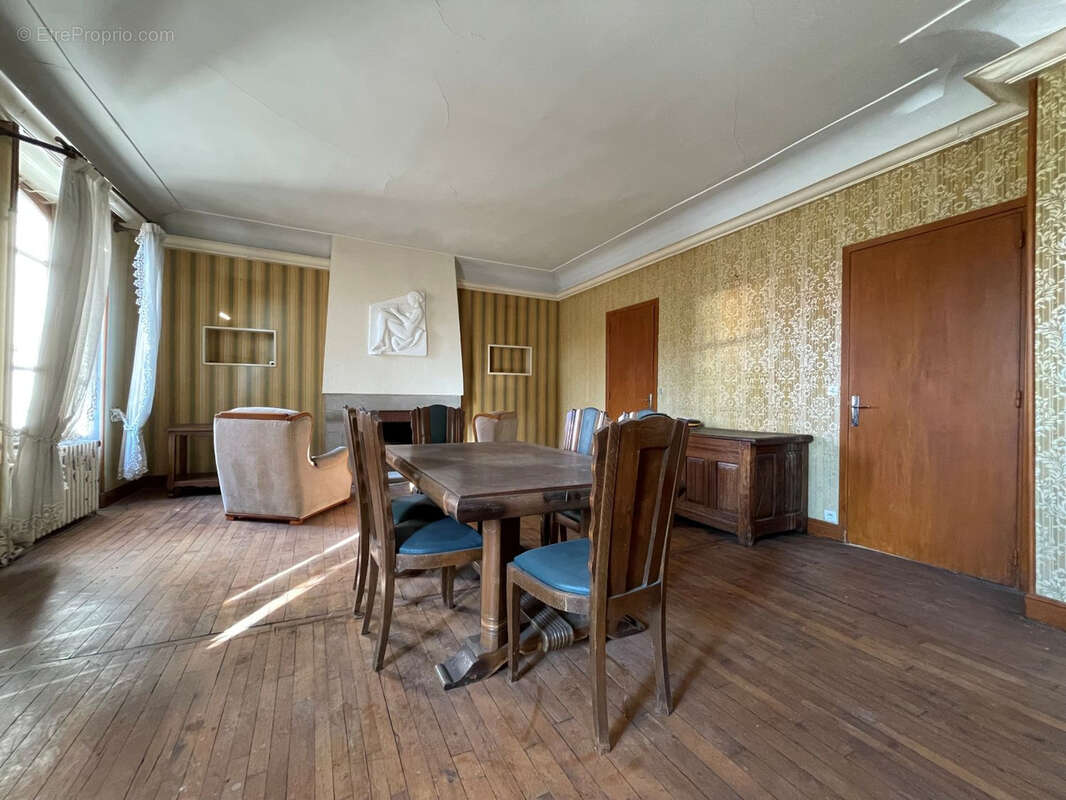 Maison à RIOM-ES-MONTAGNES